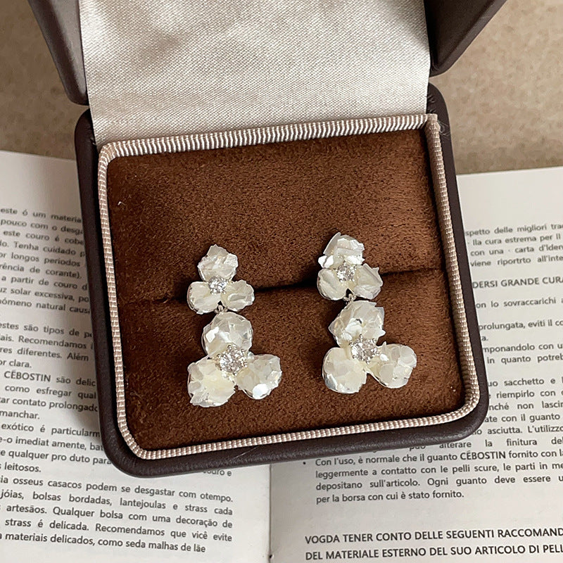 Women's Style High-grade Broken Shell Flower For Retro Gentle Fashion Trendy Earrings