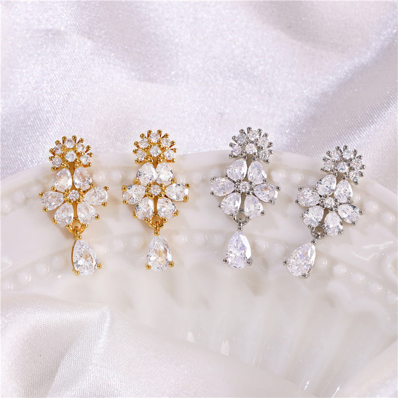 Women's Plaid Copper Inlaid Zircon Electroplated Creative Style Earrings