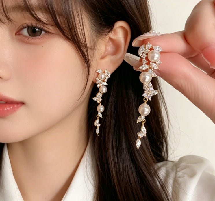 Women's Minority Design Fashionable Flower Light Luxury High-grade Temperament Earrings