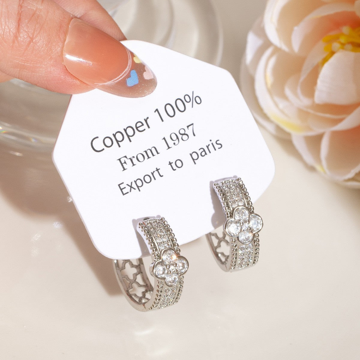 Exquisite Sweet Cutout Fritillary Plate Clover Flower Niche Earrings