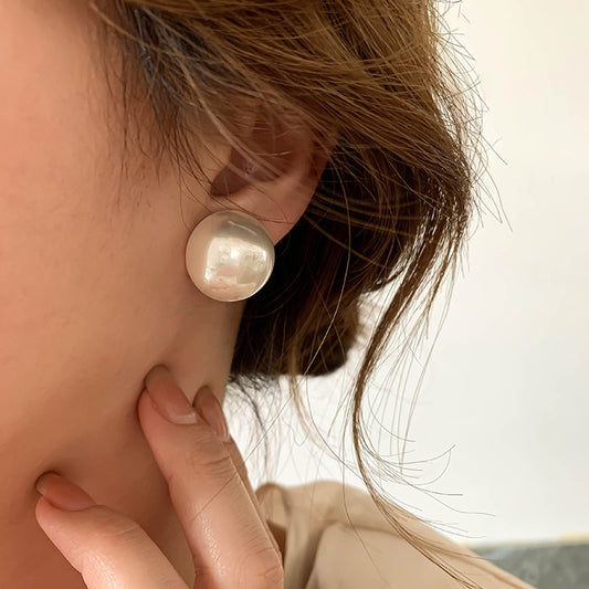 Women's Retro Hepburn Sier Needle Large Pearl Elegant French Round For Stud Earrings