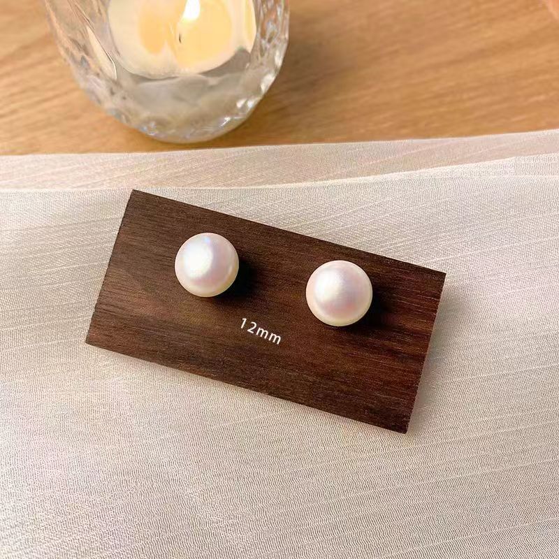 Light Pearl Female Needle Luxury Temperament Niche Earrings