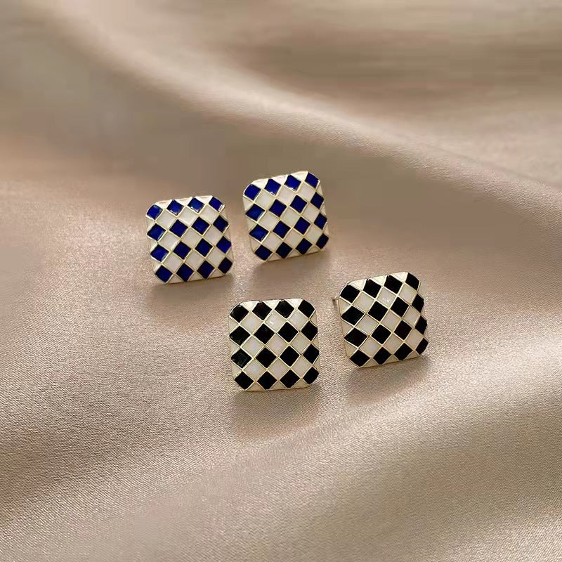 Women's Square For Niche Temperament Black White Design Stud Earrings