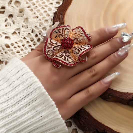 High-grade Flower Open Noble Elegance Retro Hollow Ring