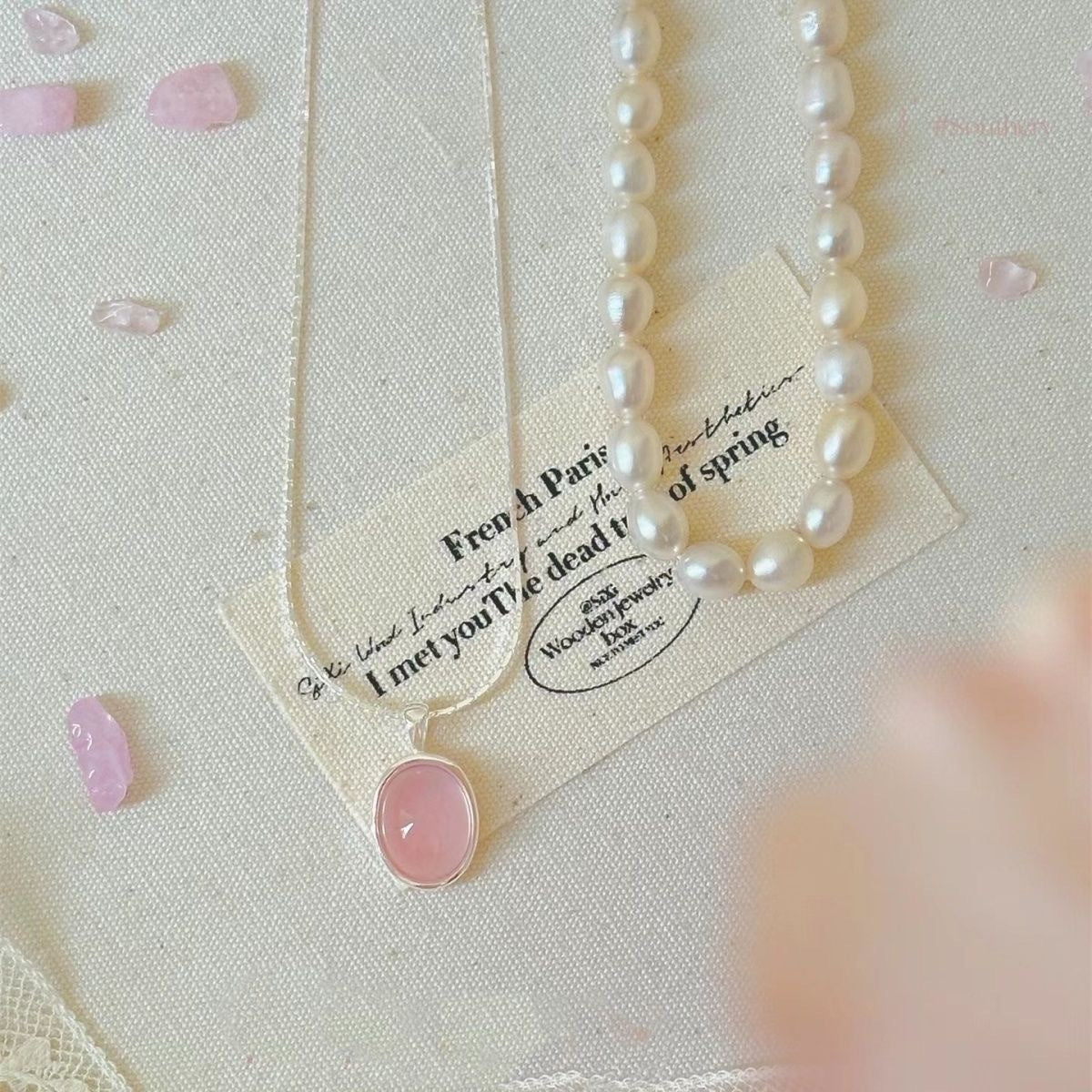 Strawberry Crystal Female Minority Simple Oval Necklace