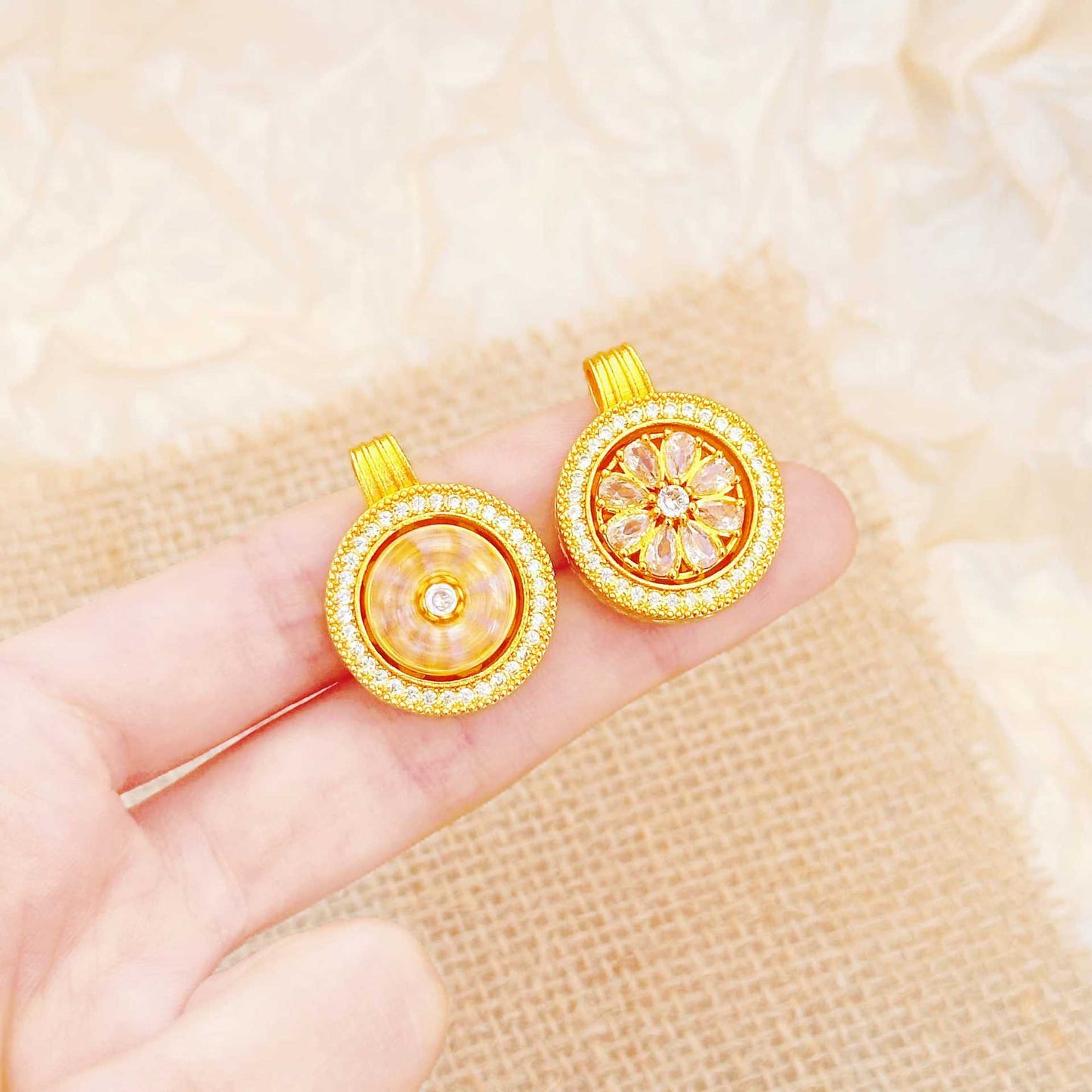Alluvial Gold Full Diamond Sunflower Rotating Compass Design High Pendants