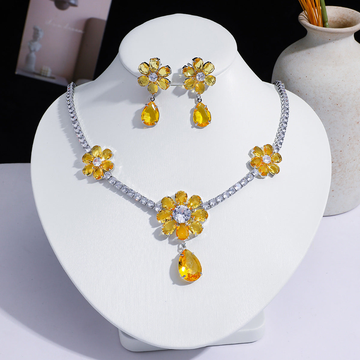 Fashion Trend Zircon Green Butterfly Tassel Necklace