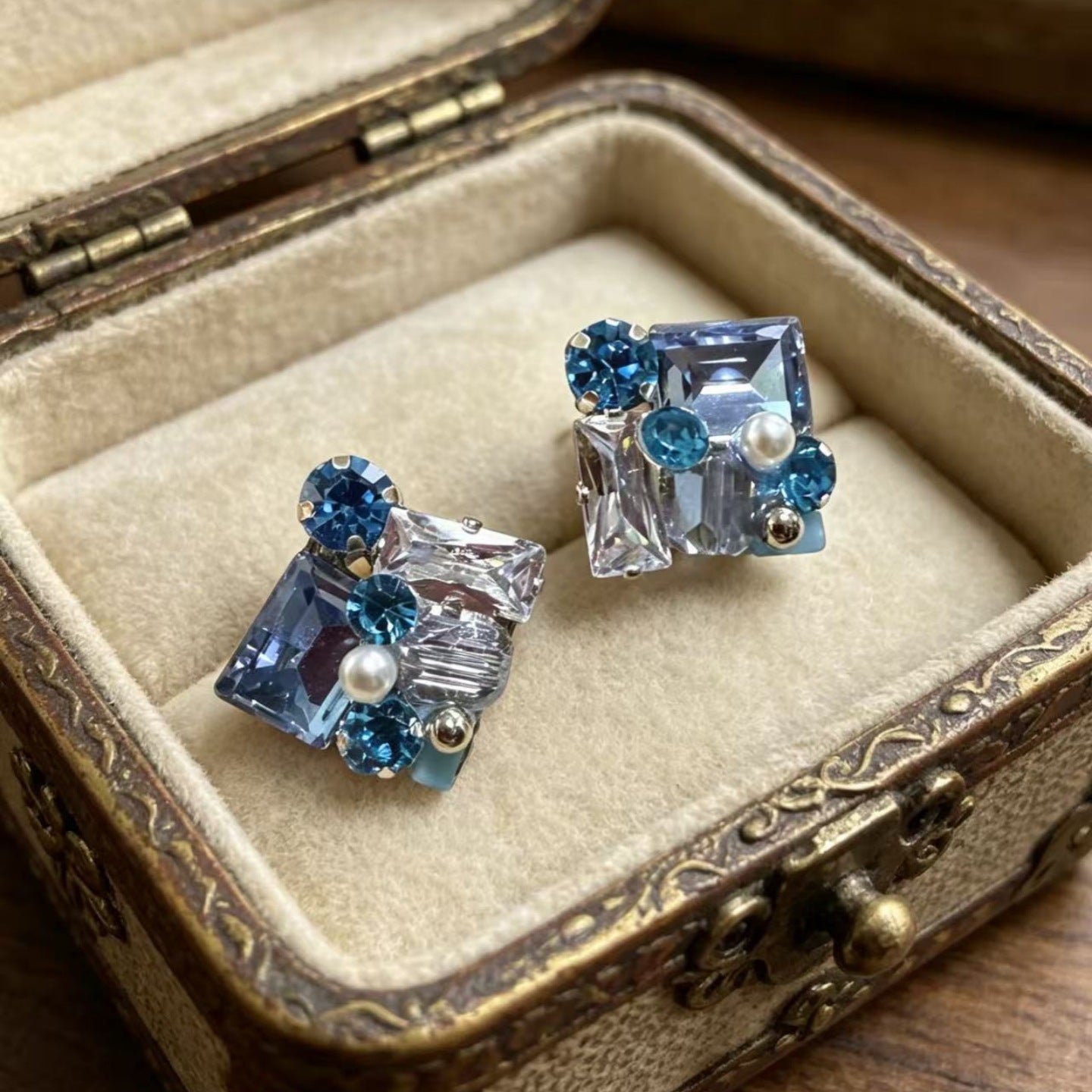 Middle Ancient Niche Retro Design Bow High Sense Earrings