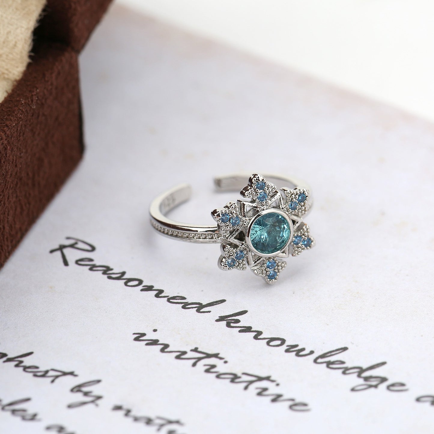 Fashion Micro Inlaid Zircon Sweet Sapphire Rings