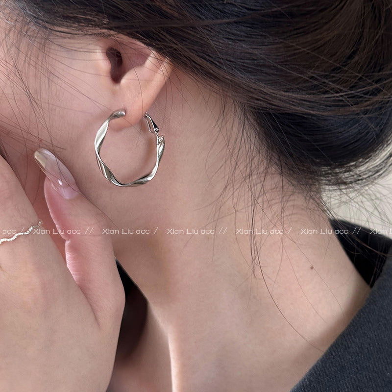 Mobius Big Ear Female Niche Unique High-grade Rings