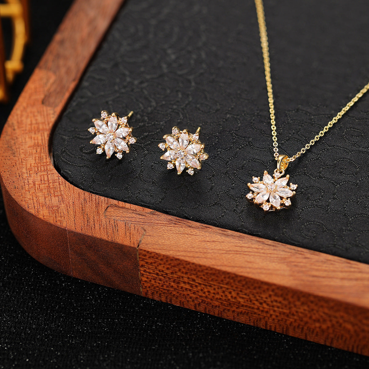Glamorous Comfortable Two-piece Affordable Luxury Fashion Jewelry Set