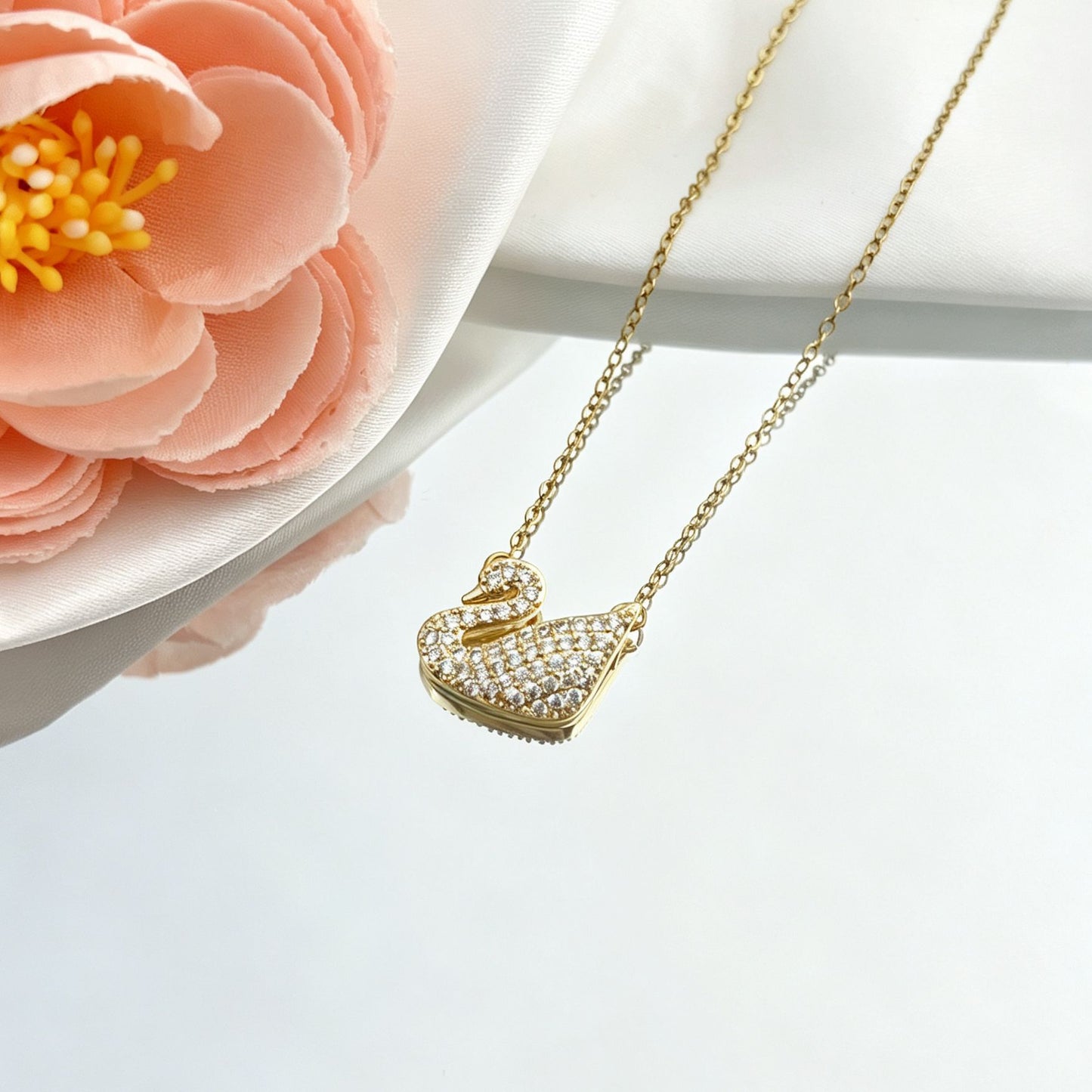 Women's Swan Light Luxury High-grade Clavicle Chain Elegant Necklace