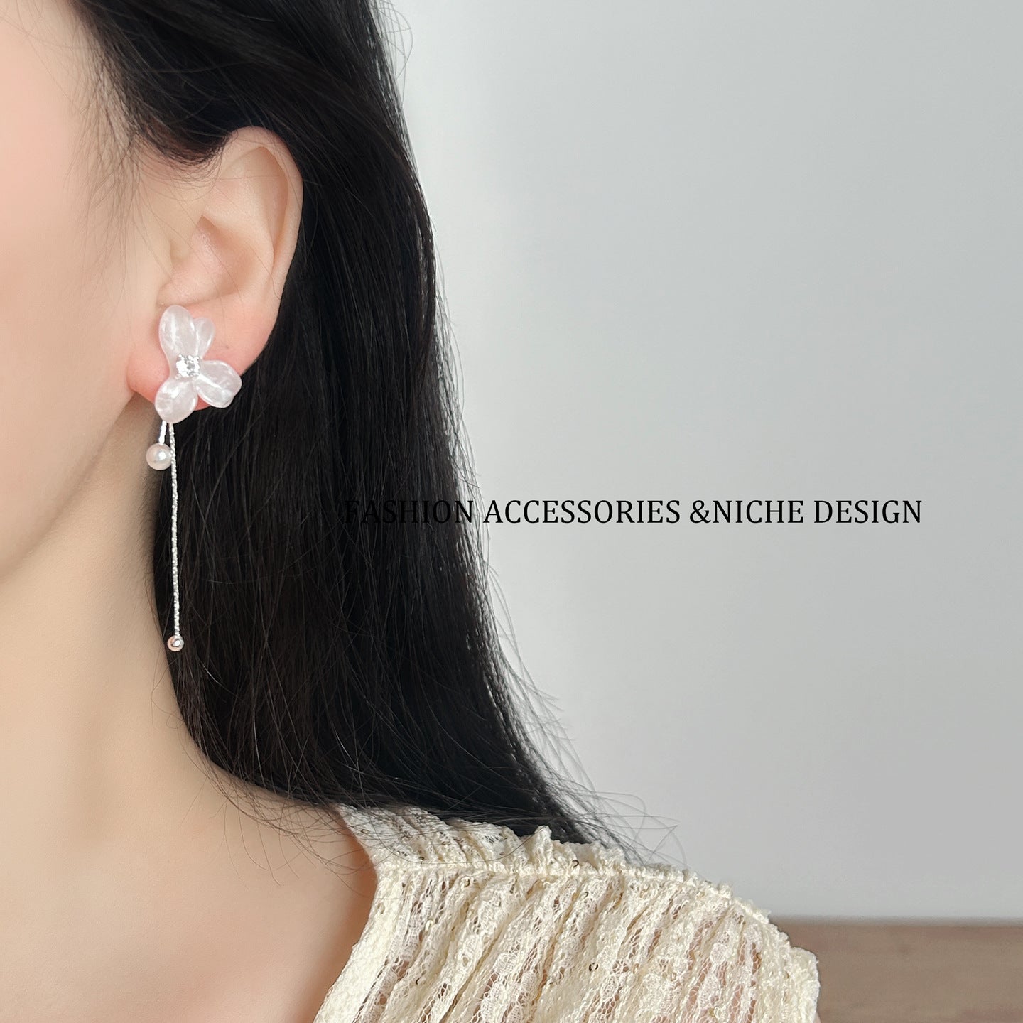 Women's Long White Flower Tassel Pearl For Gentle Fashion Dignified Generous Rings