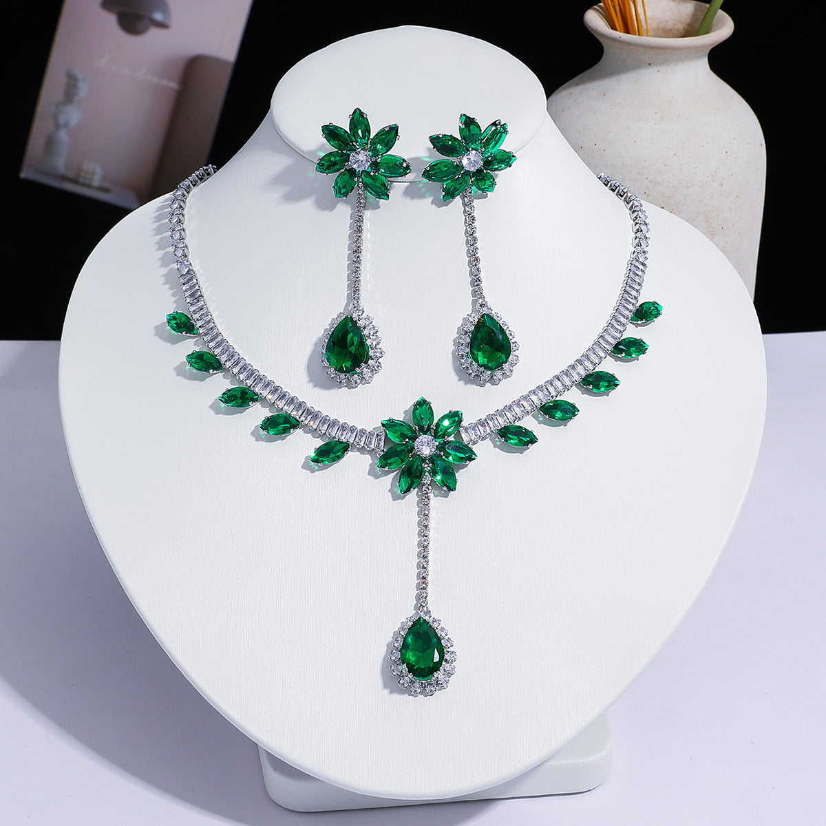 Fashion Trend Zircon Green Butterfly Tassel Necklace