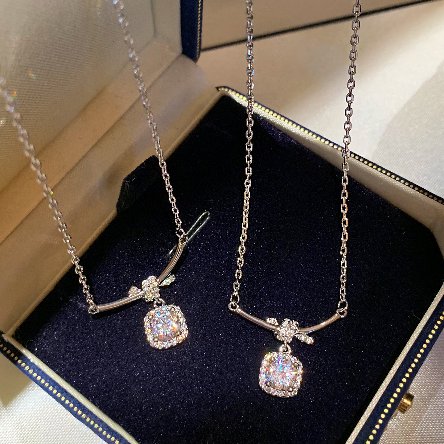 Women's Cube Diamond Zircon High-grade Light Luxury Minority Exquisite Clavicle Chain Necklaces