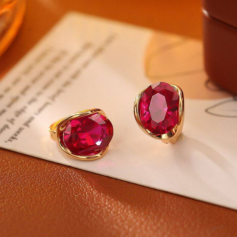 Fashion Simple Elegant Copper Plated Gold Ear Buckle