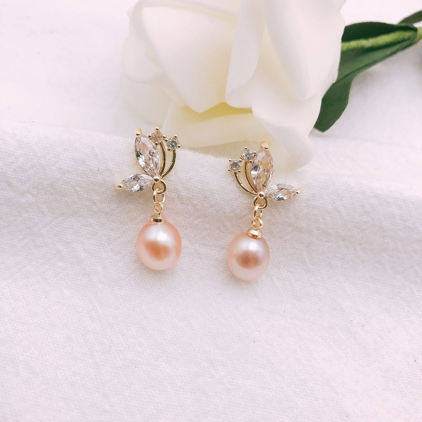 Sier Needle Small Butterfly Wings Diamond Earrings