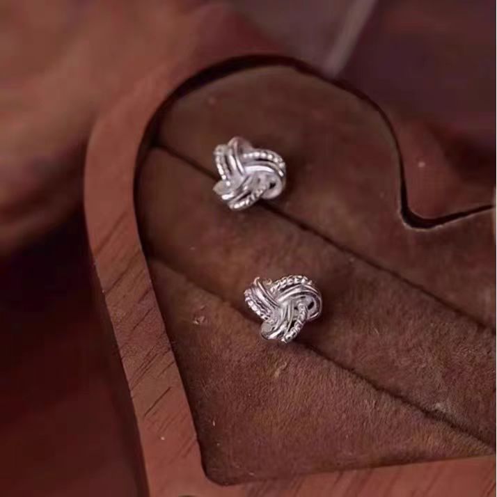 Women's Winding Ball Screw For Simple Temperament Entry Lux Design Stud Earrings