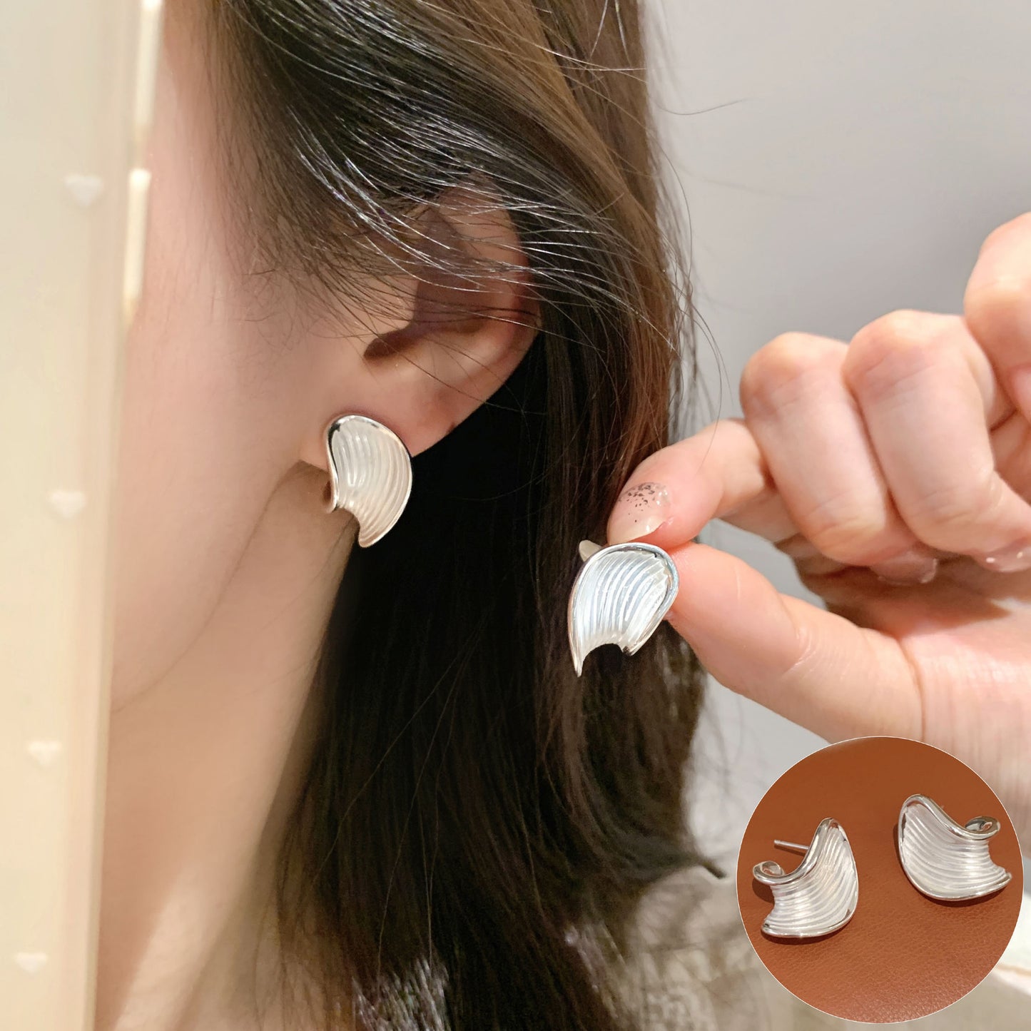 Women's Style Niche Design Sweet Tassel Love Heart Ear Line