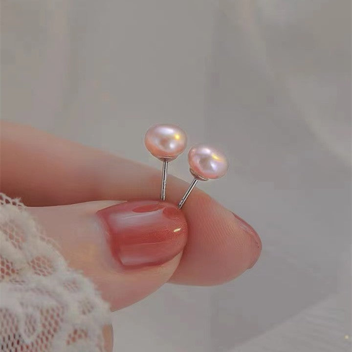 Women's Elegant Gentle Natural Freshwater Pearl Light Luxury Stud Earrings