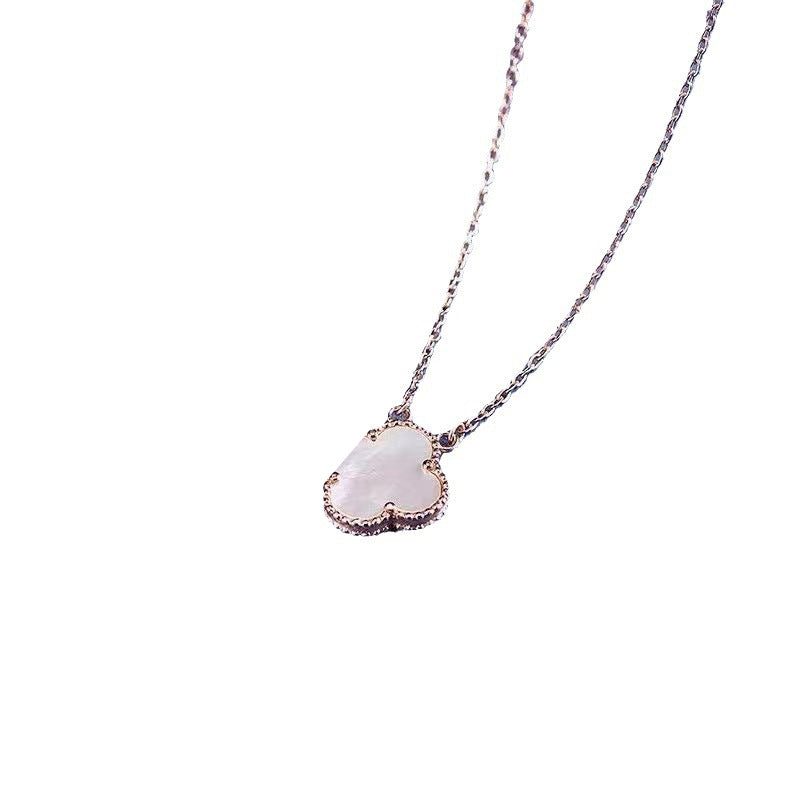 Version V Gold Clover Female Fashion Light Luxury Necklaces
