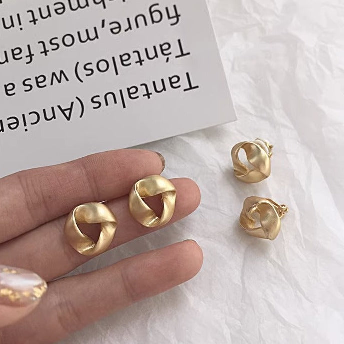 Plated Premium Lady Temperament Retro Matte Knotted Rings
