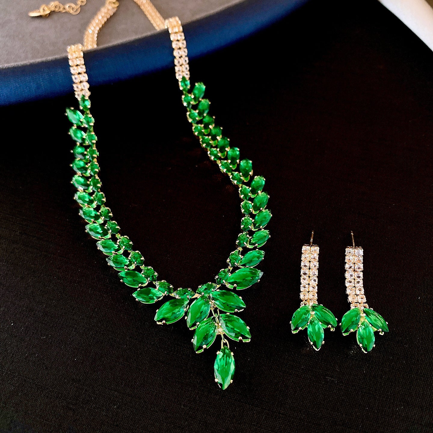 Elegant Drop Round Light Luxury Minority Necklaces