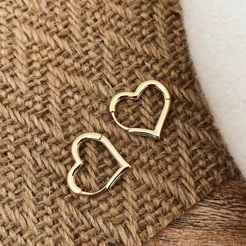 Women's Simple Hollow Heart-shaped Clip Elegant High-grade Earrings