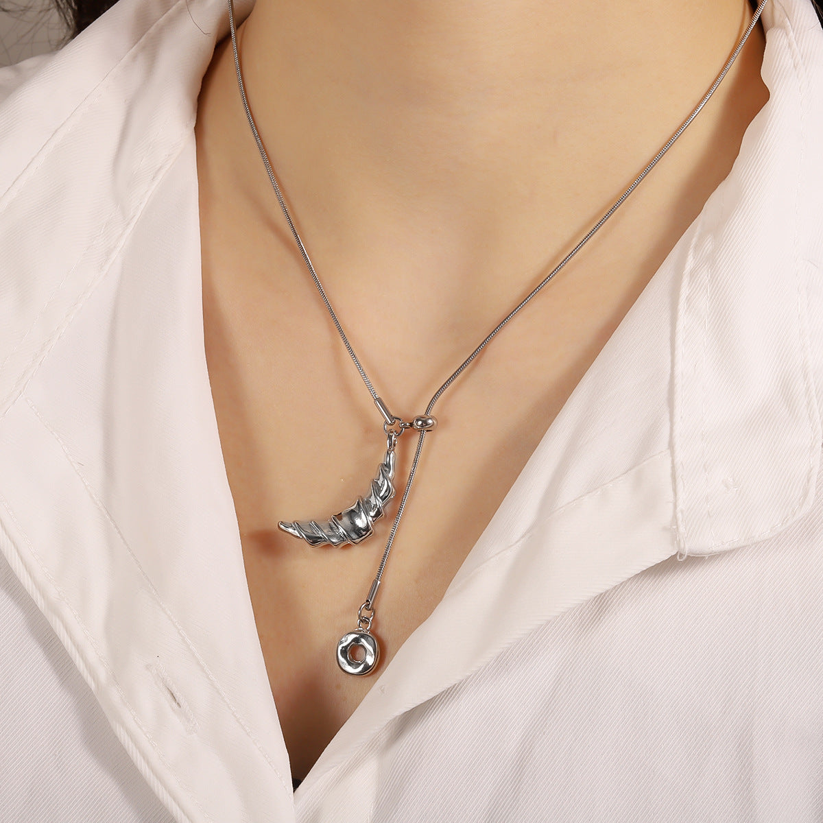 Women's Style Niche Trend Sweater Chain Light Luxury Croissant Necklace