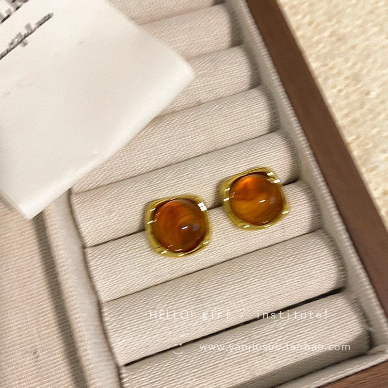 Women's Retro Coffee Color Style Light Luxury Temperament High Sense Stud Earrings