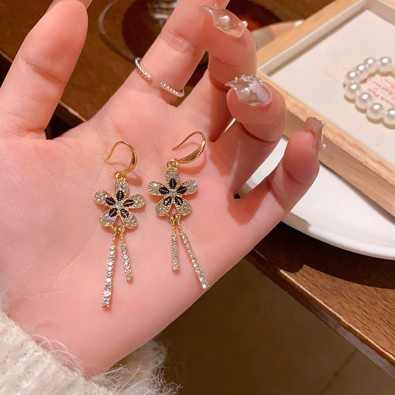 Women's Luxury Minority High-grade Sparkling Full Rhinestone Flower Long Tassel Camellia Rings