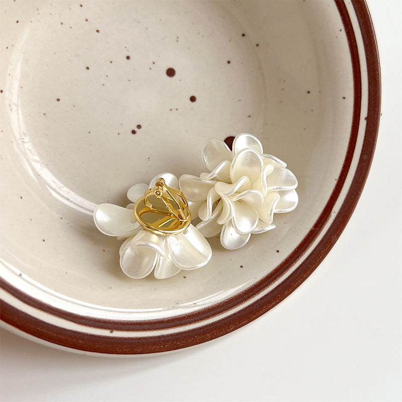 Women's Sier Needle White Flower Summer High-grade Temperament Camellia French Seaside Earrings