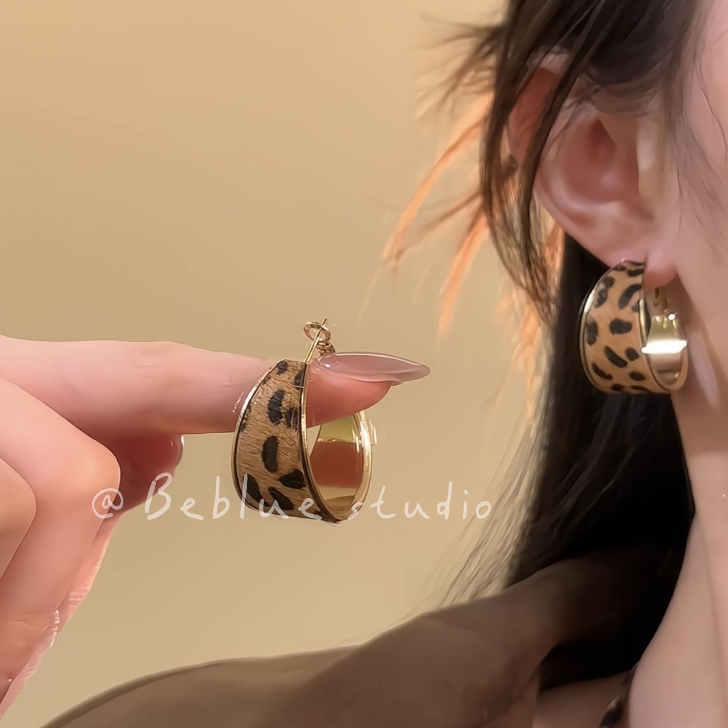 Women's Exaggerated Geometry Metal Circle Tassel Light Luxury High-grade Elegant Ear Earrings