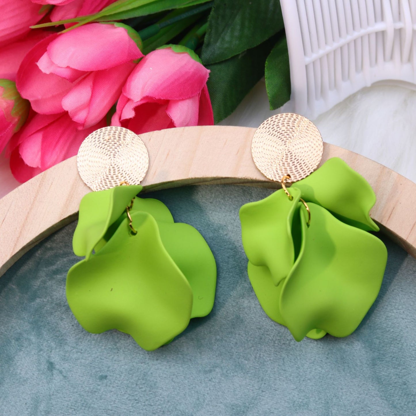 Women's Petal Spray Paint Pleated Candy Color Earrings