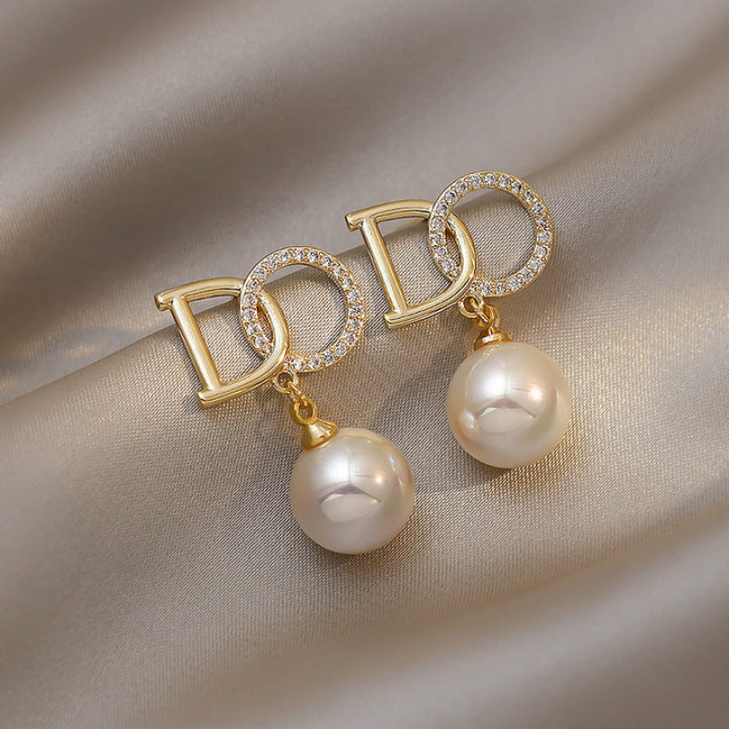 Women's Pearl French Minority Retro Affordable Luxury Stud Earrings