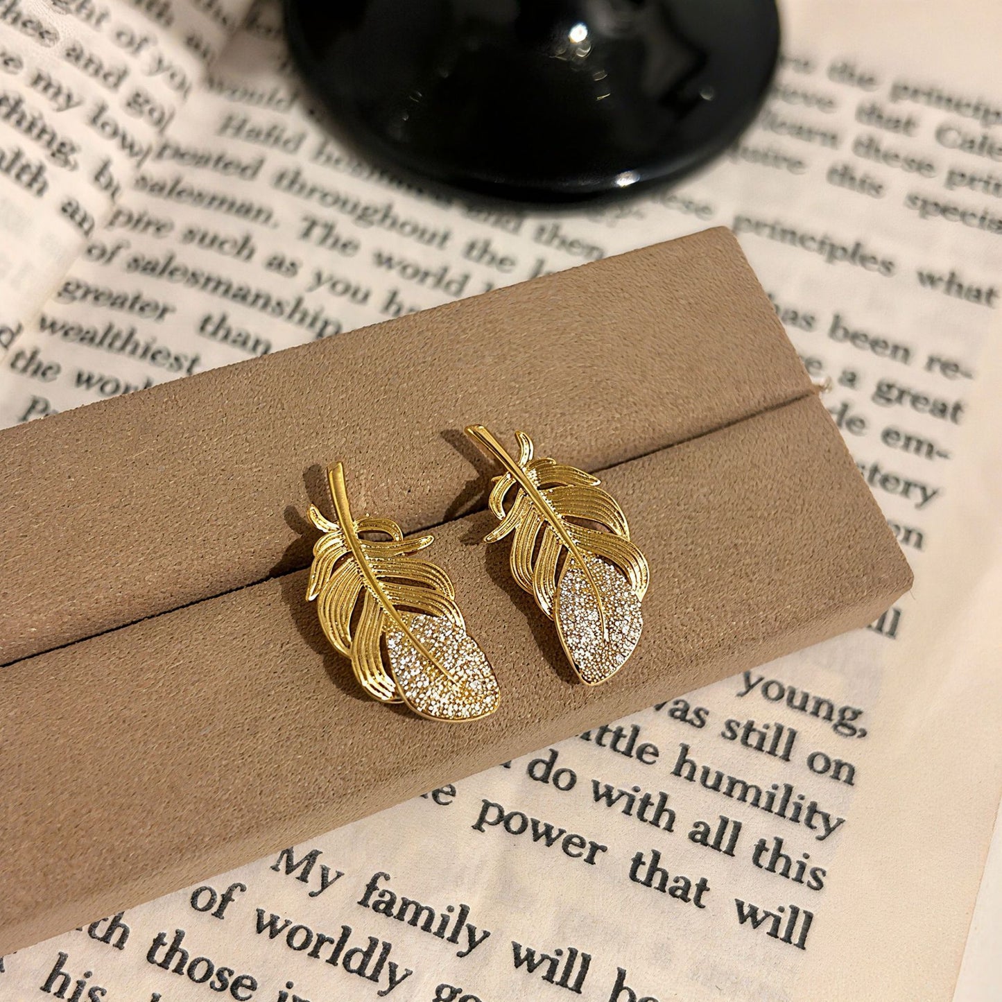 Design High-grade Light Luxury Metal Feather Fashionable Temperamental Refined Earrings