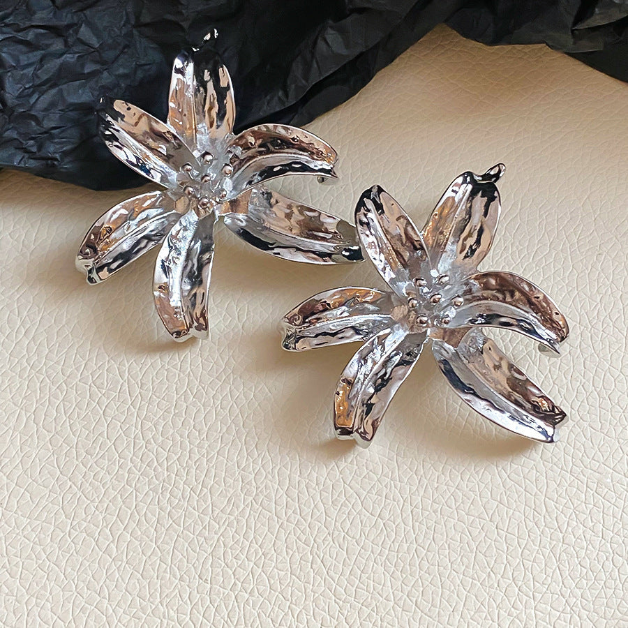 Women's Needle Round Curved Geometric Ear Retro Personalized Temperamental Light Luxury Earrings