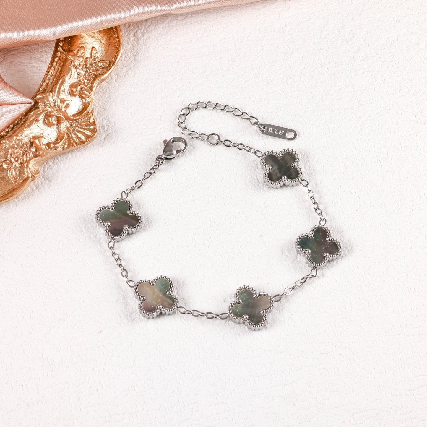 Popular High-quality Titanium Steel Clover Real Fritillary Bracelet