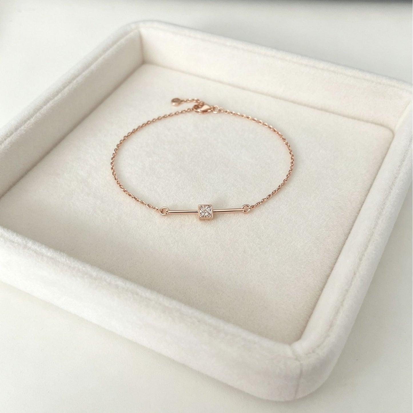 Gold Rhinestone Design Adjustable Simple Commuter Bracelet