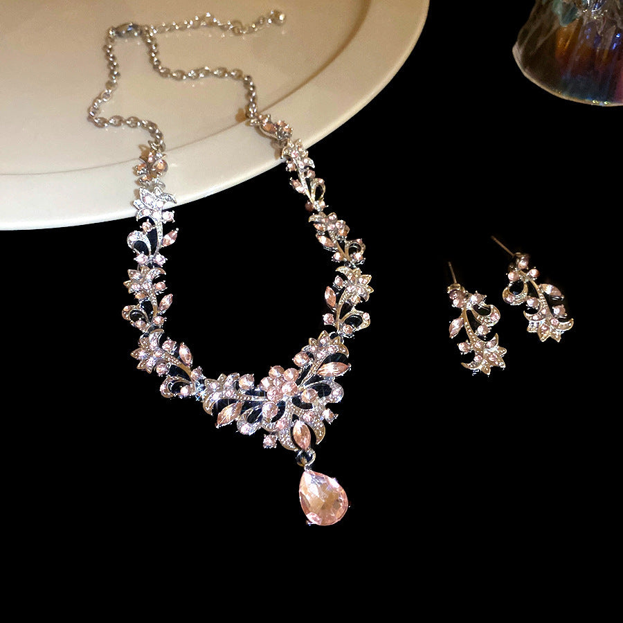 Palace Style Temperamental Minority Clavicle Chain Light Necklaces