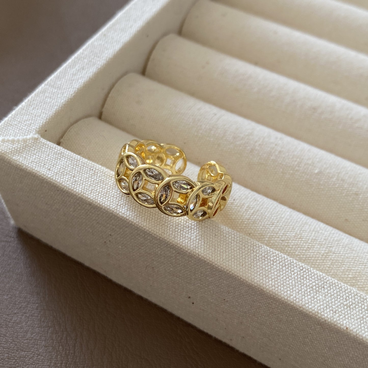 Women's Style Twin Geometric Zircon Metal Niche High-grade Versatile Shank Index Rings