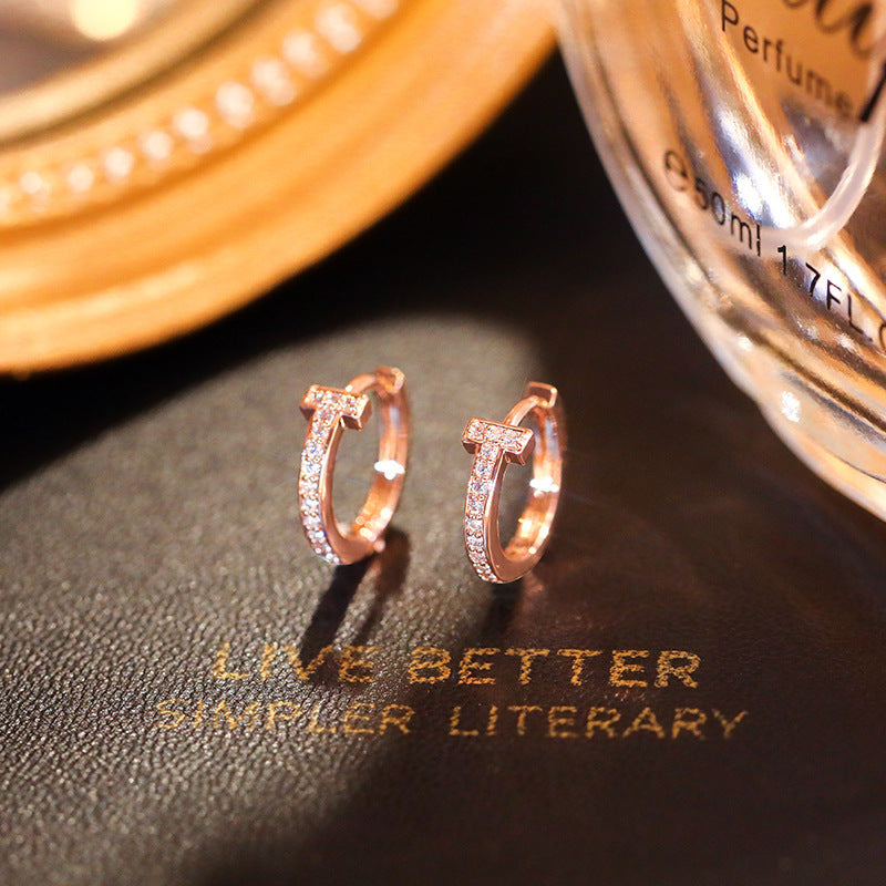 Women's Letter Clip Fashionable Personalized Niche Design Earrings