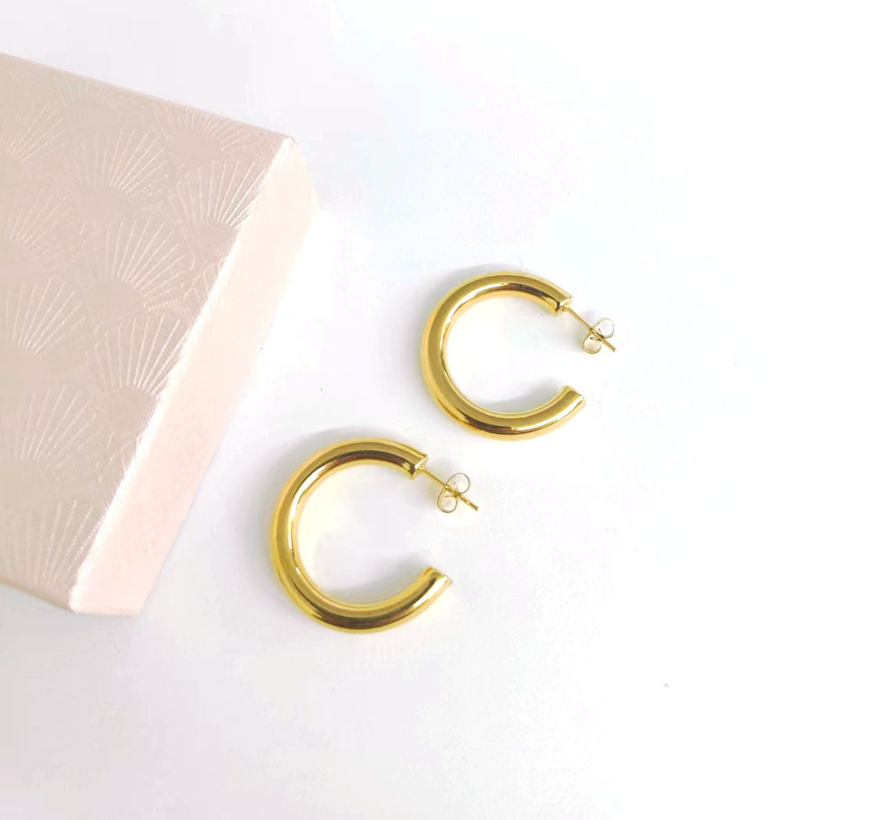 Shaped Stainless Steel Gold High-grade Simple Earrings