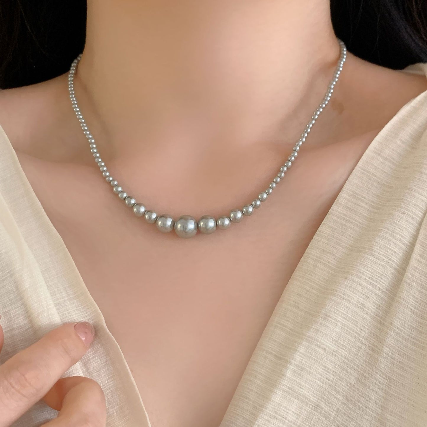 French Designer Light Luxury High-grade Pearl Fashion Sweater Necklace