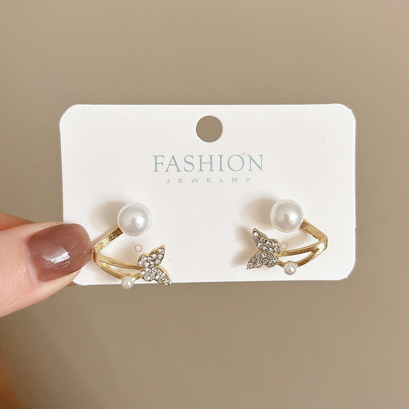 Women's Korean Style Metal Alloy Pearl High-grade Long Stall Light Stud Earrings