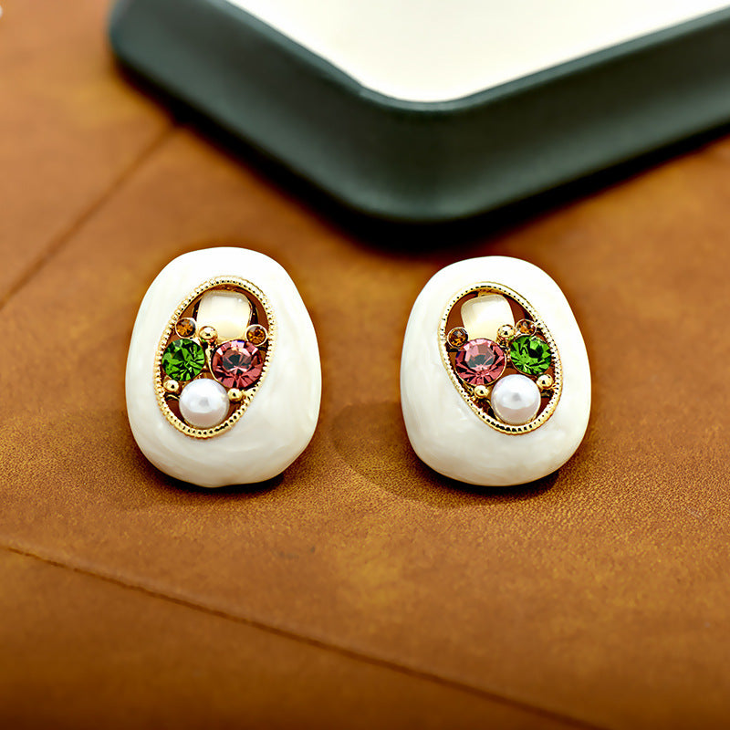 Women's Pearl Delicate Oval Fashion Design High-grade Light Stud Earrings