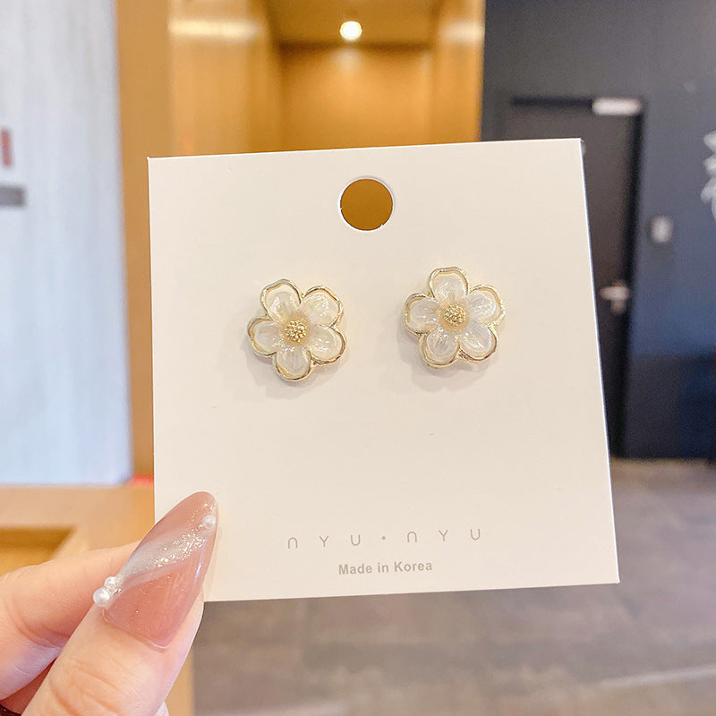 Women's Korean Style Metal Alloy Pearl High-grade Long Stall Light Stud Earrings