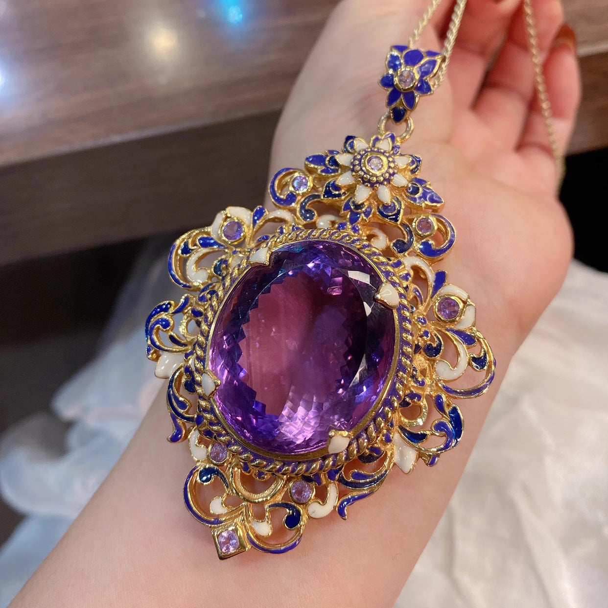 Women's Imitation Natural Amethyst Palace Style Colored Pendants