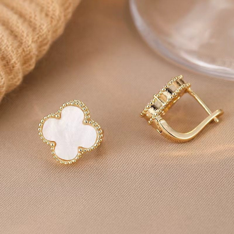 Leaf Clover Classic Style Light Luxury Ear Buckle