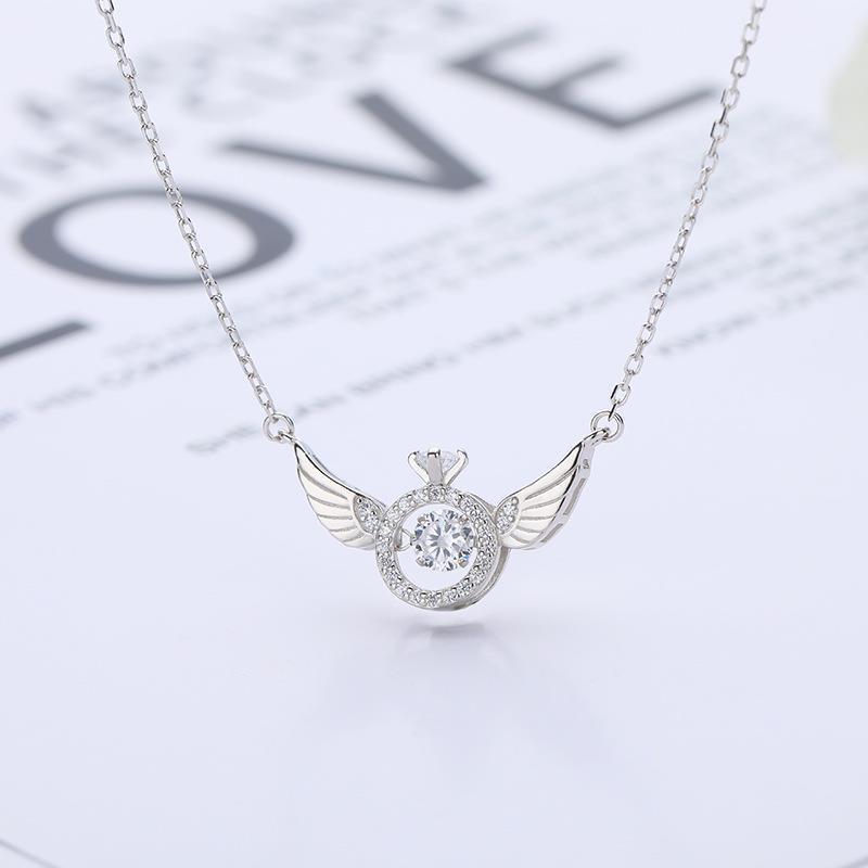 Chain Pulsatile Heart Wings Female Niche Necklaces